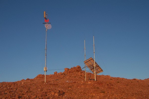 Outdoor 90dB Gain 2W EGSM900 မိုဘိုင်းလ်ဖုန်း ICS Repeater 4